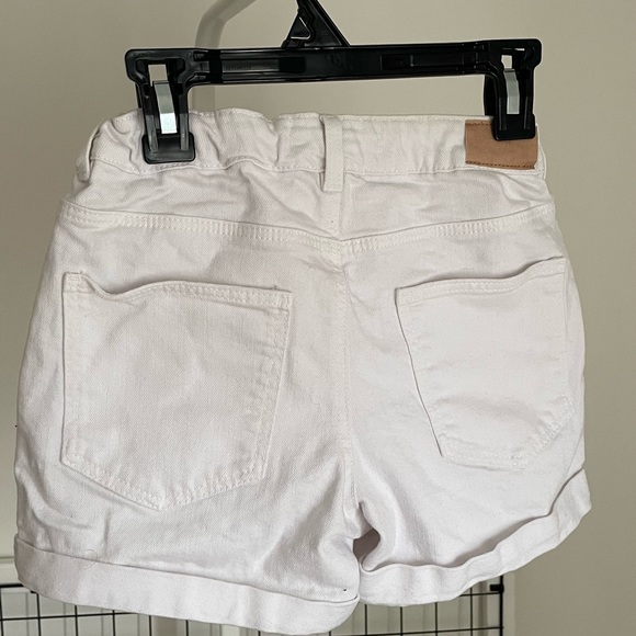 Zara, white jean shorts - Picture 2 of 3